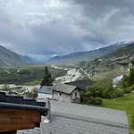 In The Heart Of Wallis